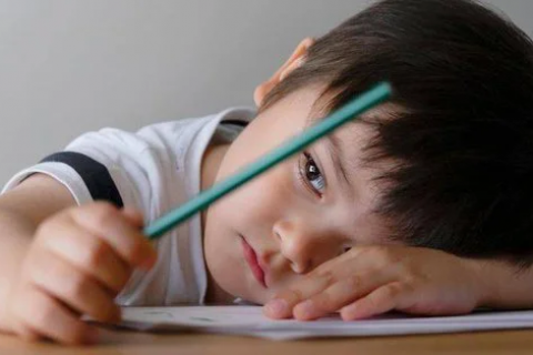 Trẻ có 3 đặc điểm này, cha mẹ uốn nắn kẻo ảnh hưởng xấu đến tương lai