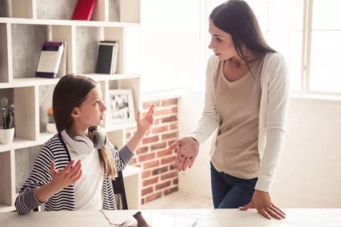 Cách rèn thói quen làm việc nhà với 'đứa trẻ hay quên'