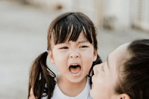 3 điều nhỏ xíu nhiều cha mẹ xem thường ai ngờ là dấu hiệu cho thấy con cái lớn lên có thể không hiếu thảo