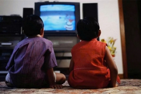 Có một khoảng cách đáng kể giữa trẻ xem TV và những trẻ không xem TV sau 7 tuổi